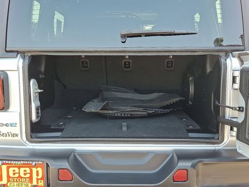 Certified 2023 Jeep Wrangler Unlimited w/ Cold Weather Group image 28