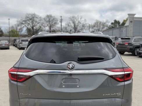 Used 2018 Buick Enclave Essence image 17