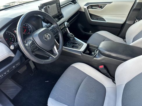 Used 2020 Toyota RAV4 XLE image 9
