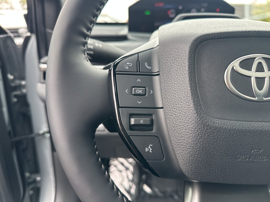 Used 2026 Toyota C-HR AWD/4WD image 19