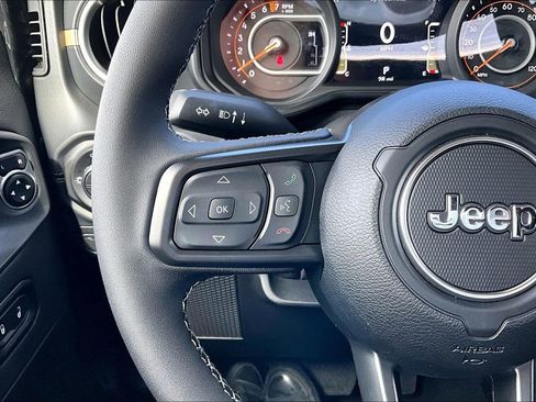 New 2026 Jeep Gladiator Sport image 6