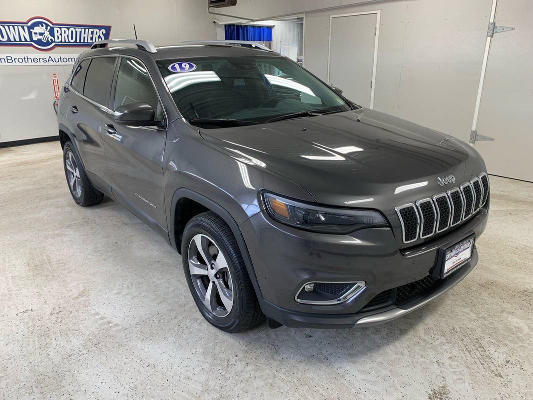 Used 2019 Jeep Cherokee Limited w/ Technology Group AWD/4WD image 11