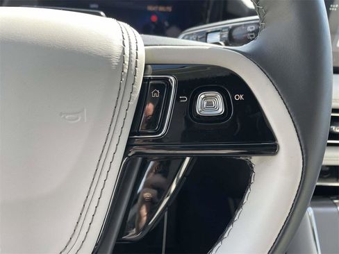 New 2026 Lincoln Aviator Premiere image 23