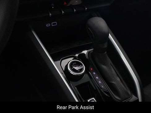 Used 2023 Chevrolet Colorado Trail Boss w/ Technology Package image 18