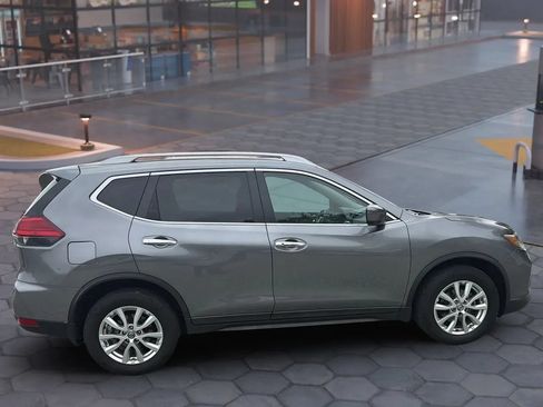 Used 2017 Nissan Rogue SV AWD/4WD image 14