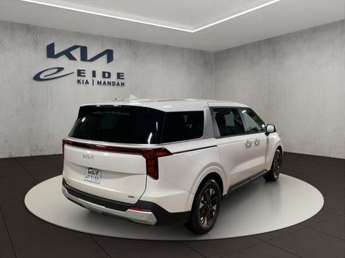 New 2026 Kia Carnival LXS image 3