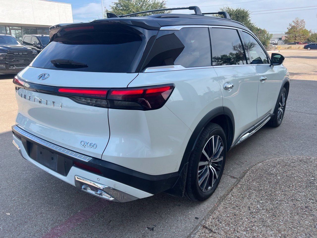 Used 2022 INFINITI QX60 Autograph w/ Cargo Package FWD image 4