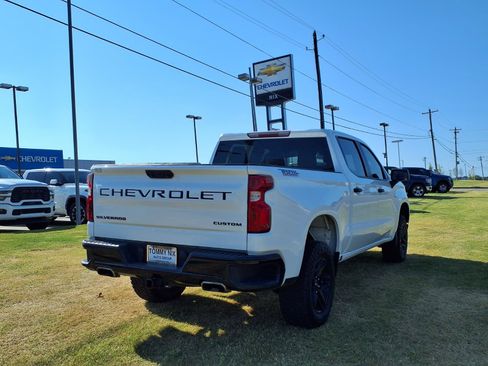 Used 2023 Chevrolet Silverado 1500 Custom Trail Boss w/ LPO, Dark Essentials Package AWD/4WD image 2