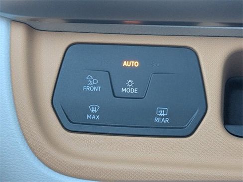 New 2025 Volkswagen ID. Buzz Pro S Plus image 26