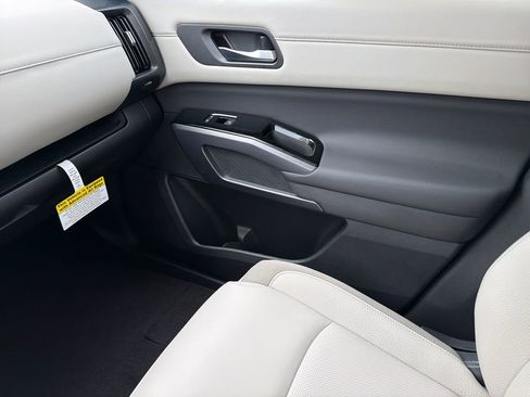 New 2026 Nissan Pathfinder SL AWD/4WD image 29