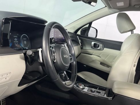 Used 2023 Kia Sorento SX Prestige image 22