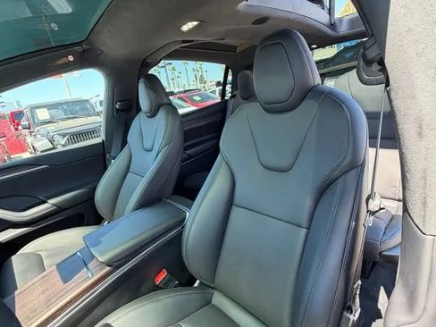 Used 2025 Tesla Model X AWD/4WD image 9