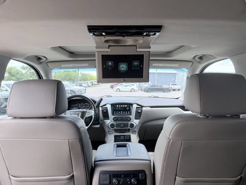 Used 2019 GMC Yukon XL SLT w/ Open Road Package AWD/4WD image 16