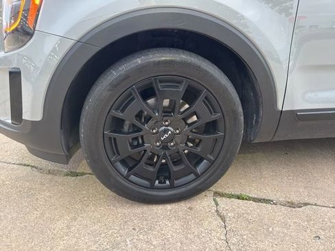 Used 2022 Kia Telluride SX w/ Nightfall Edition Package image 9