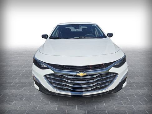 Used 2023 Chevrolet Malibu LS FWD image 2