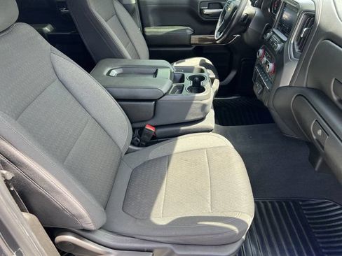 Used 2022 Chevrolet Silverado 1500 LT AWD/4WD image 16