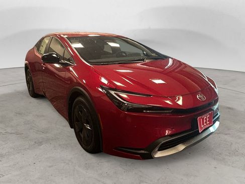 New 2025 Toyota Prius Plug-In Hybrid image 7