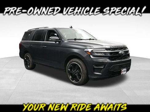 Used 2023 Ford Expedition Limited image 1