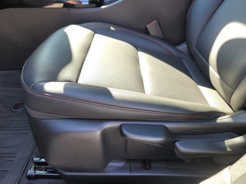 Used 2025 Chevrolet Trax RS w/ Driver Confidence Package image 15