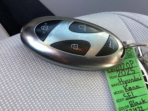 Used 2025 Hyundai Kona SEL FWD image 33