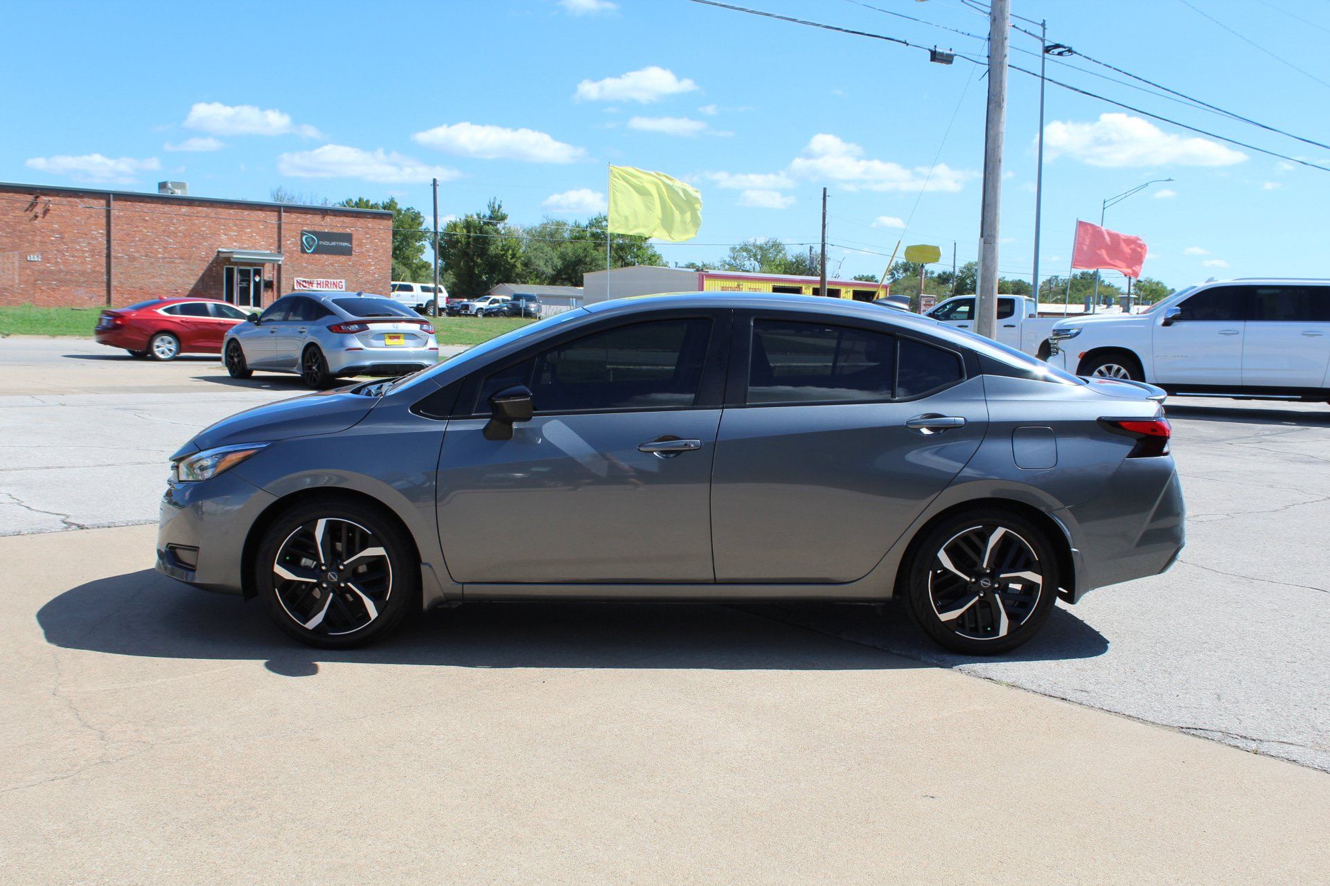 Used 2025 Nissan Versa SR w/ Trunk Package FWD image 9