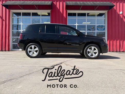 Used 2015 Jeep Compass High Altitude image 1