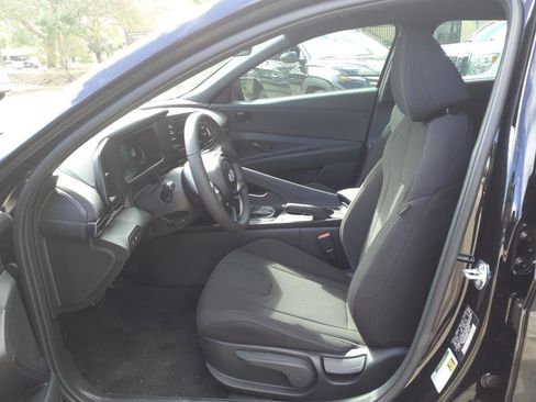 Used 2025 Hyundai Elantra Sport image 16