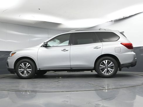 Used 2020 Nissan Pathfinder S image 26