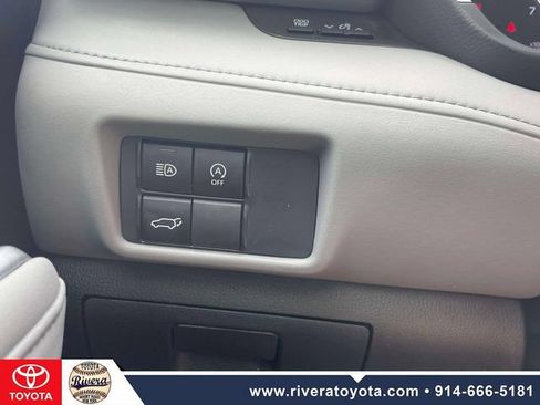 Used 2023 Toyota Highlander XLE AWD/4WD image 20