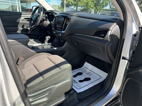 Certified 2021 Chevrolet Traverse LS FWD image 35