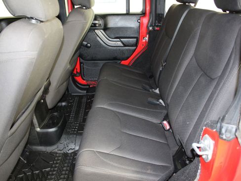 Used 2017 Jeep Wrangler Unlimited Sport w/ Max Tow Package image 12