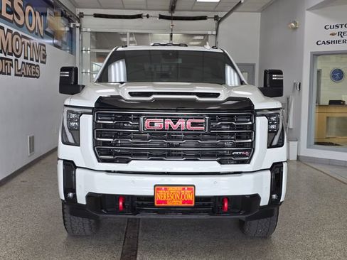 Used 2026 GMC Sierra 2500 AT4 AWD/4WD image 2