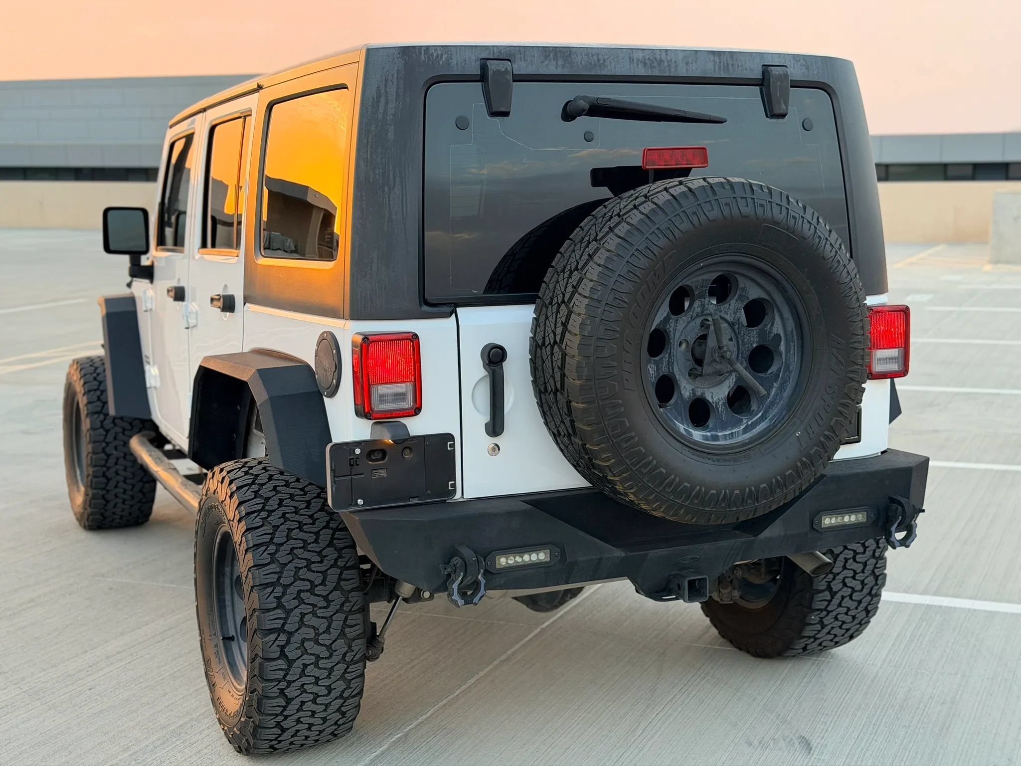 Used 2017 Jeep Wrangler Unlimited Sport w/ Connectivity Group AWD/4WD image 11