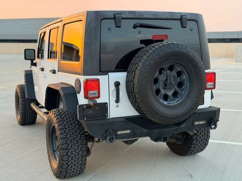Used 2017 Jeep Wrangler Unlimited Sport w/ Connectivity Group AWD/4WD image 11