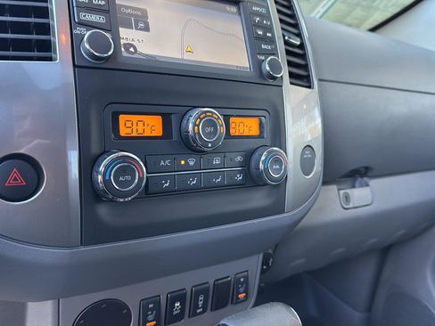 Used 2019 Nissan Frontier SL image 22