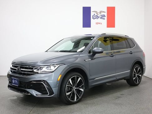 Used 2024 Volkswagen Tiguan SEL R-Line AWD/4WD image 8