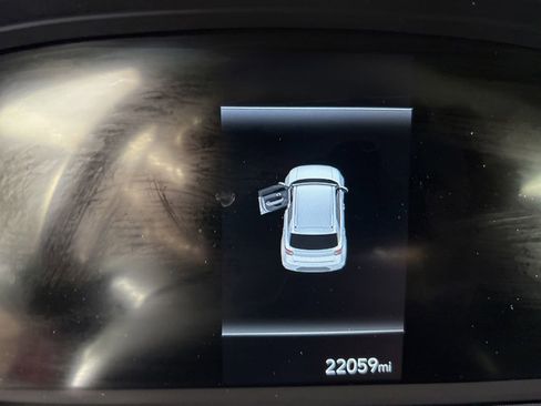 Used 2025 Hyundai Venue SEL FWD image 14