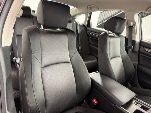 Used 2018 Honda Accord LX image 22