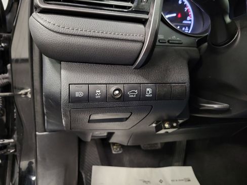 Used 2022 Toyota Camry SE image 20