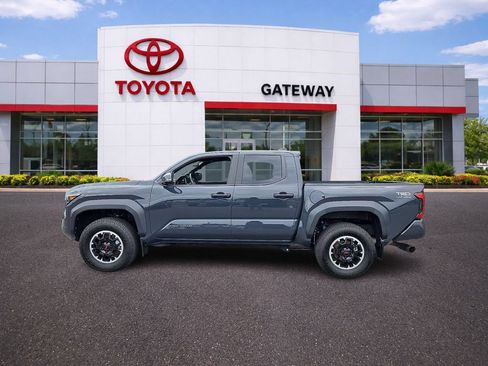 Used 2024 Toyota Tacoma TRD Off-Road w/ TRD Off Road Premium Package AWD/4WD image 7