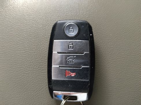 Used 2018 Kia Sorento EX FWD image 32
