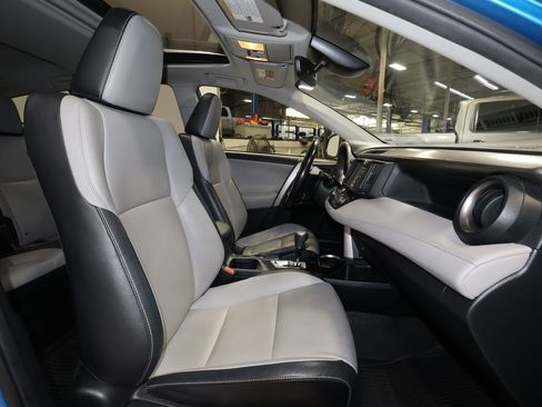 Used 2017 Toyota RAV4 Limited image 18