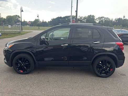 Used 2018 Chevrolet Trax LT w/ Sun & Sound Package AWD/4WD image 8