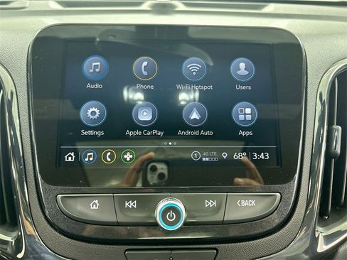 Used 2024 Chevrolet Equinox Premier image 14