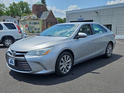 Used 2016 Toyota Camry XLE FWD image 3