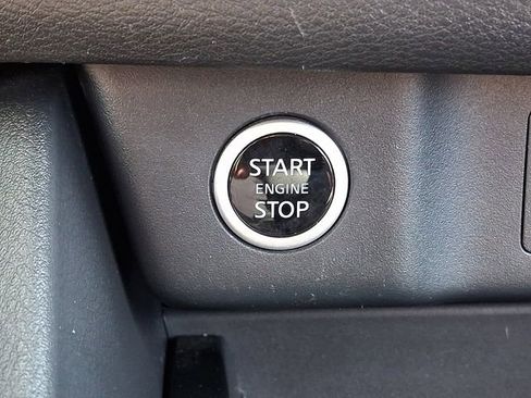 Used 2023 Nissan Rogue SV AWD/4WD image 28