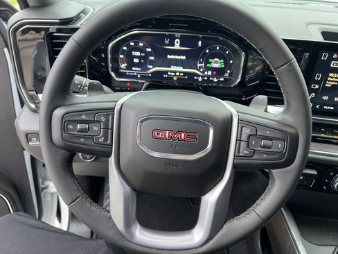Used 2024 GMC Sierra 1500 SLT w/ SLT Premium Plus Package AWD/4WD image 15