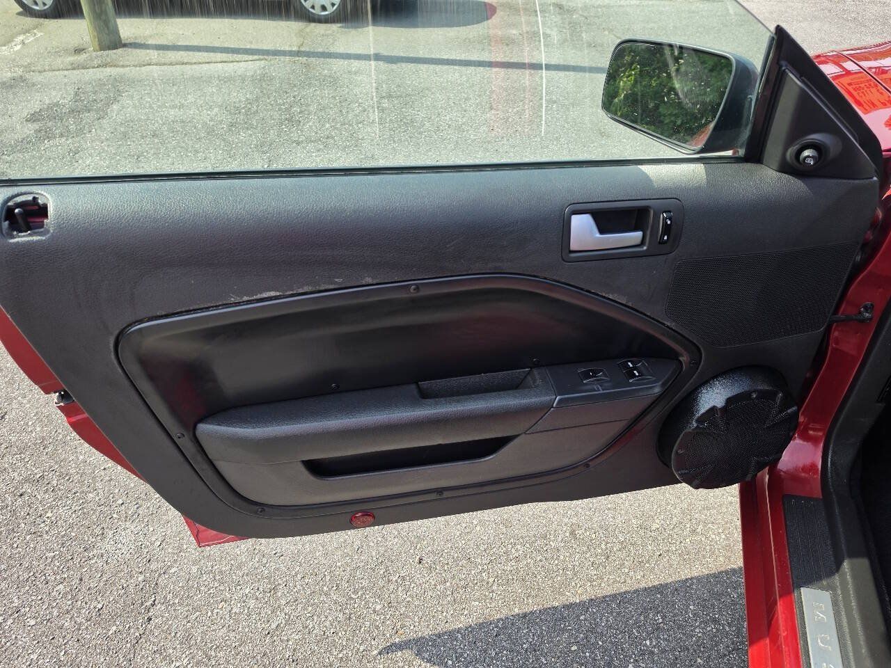 Used 2008 Ford Mustang GT RWD image 17