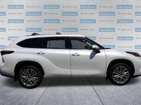 Used 2023 Toyota Highlander Platinum AWD/4WD image 4