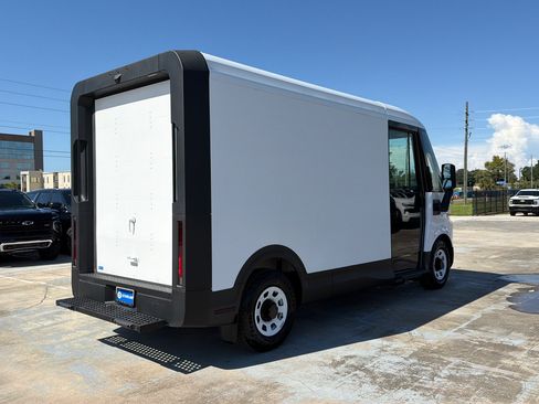 Used 2024 Chevrolet Brightdrop 400 w/ Commercial Equipment Package AWD/4WD image 9